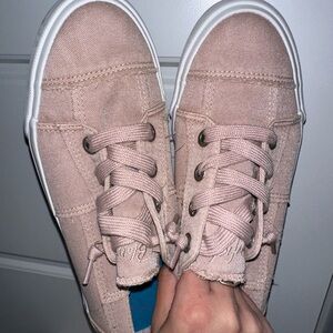 *no box* Pink blowfish malibu low rise sneaker shoes